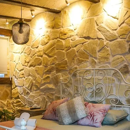 Hotel De Cuevas *